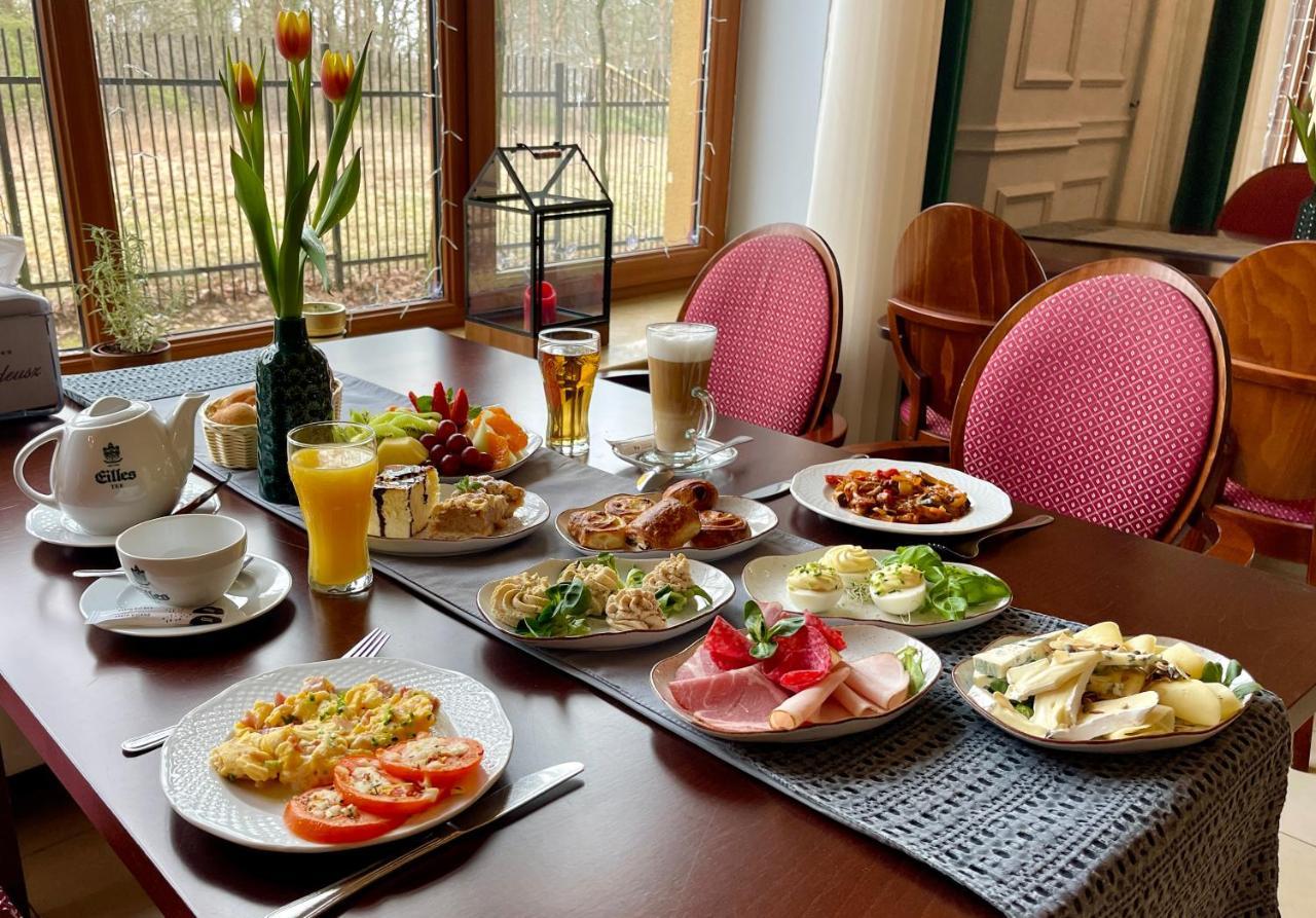 Hotel Pan Tadeusz セロツク エクステリア 写真