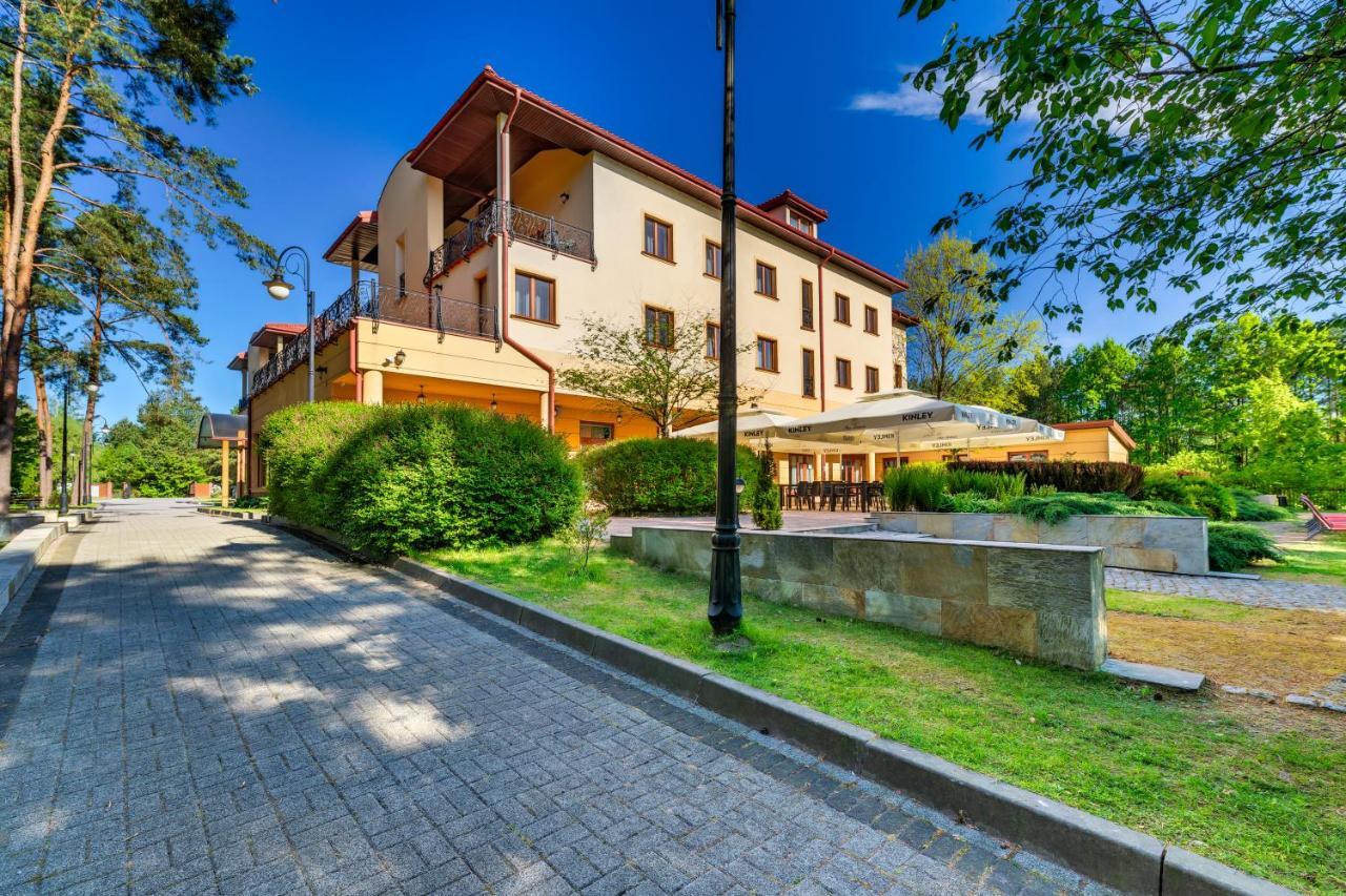 Hotel Pan Tadeusz セロツク エクステリア 写真