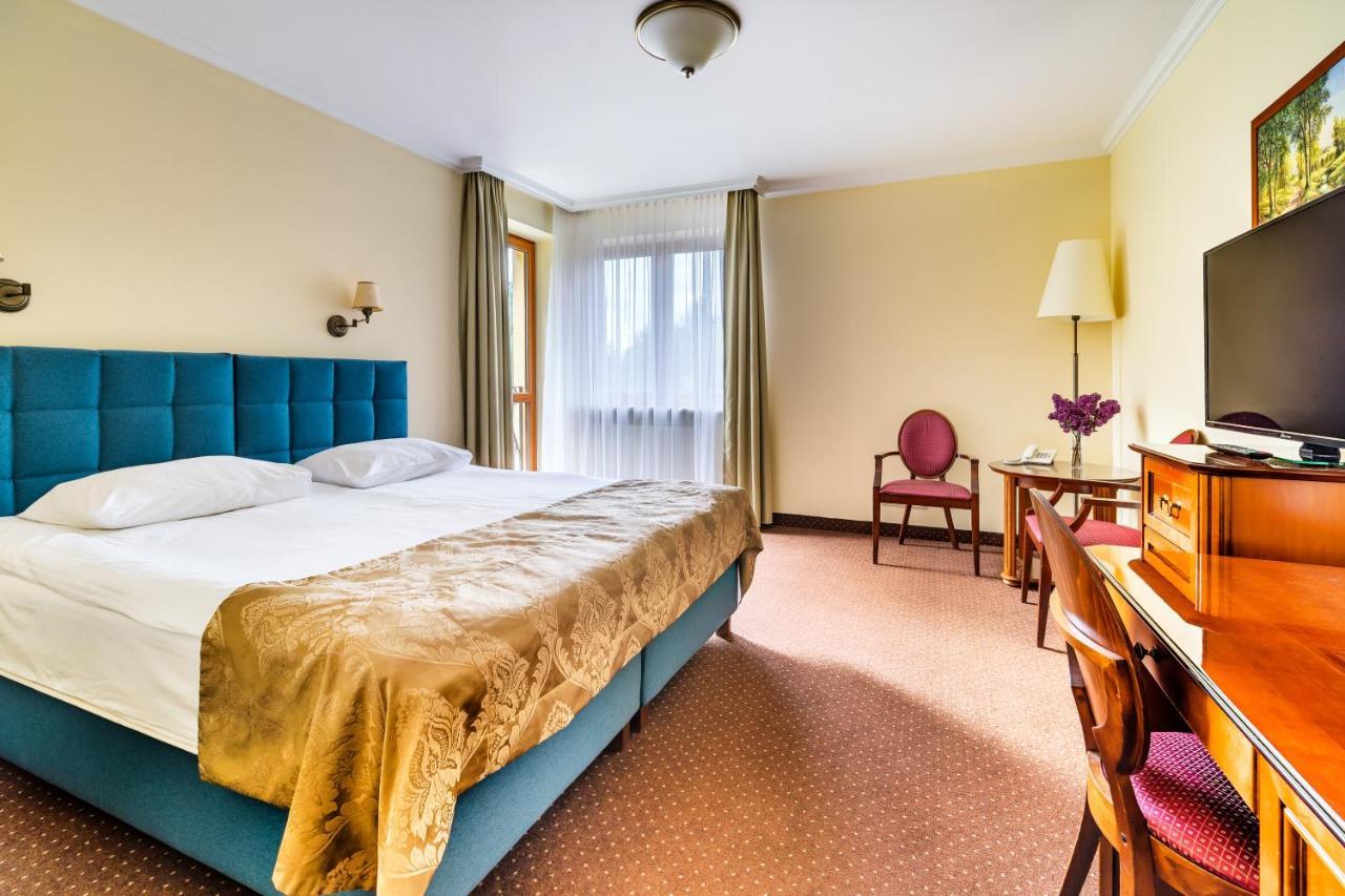 Hotel Pan Tadeusz セロツク エクステリア 写真