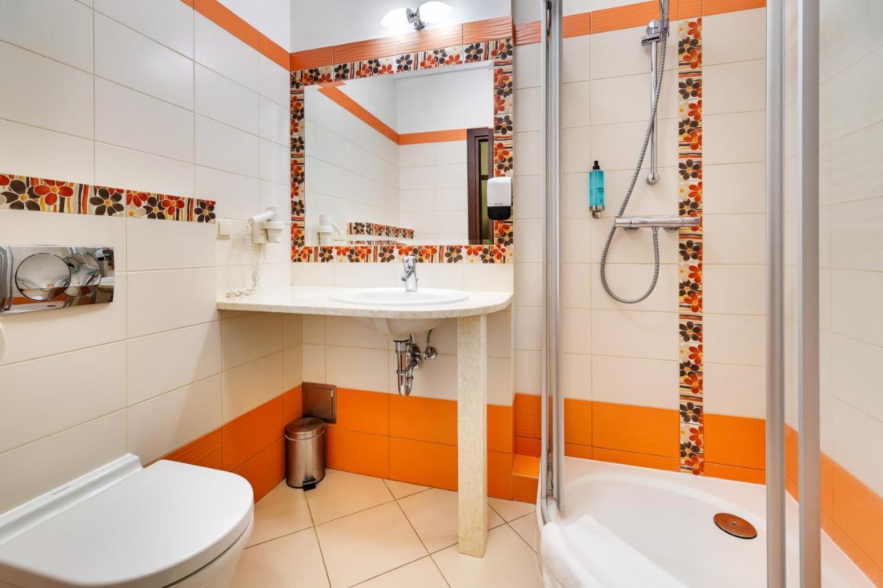 Hotel Pan Tadeusz セロツク エクステリア 写真