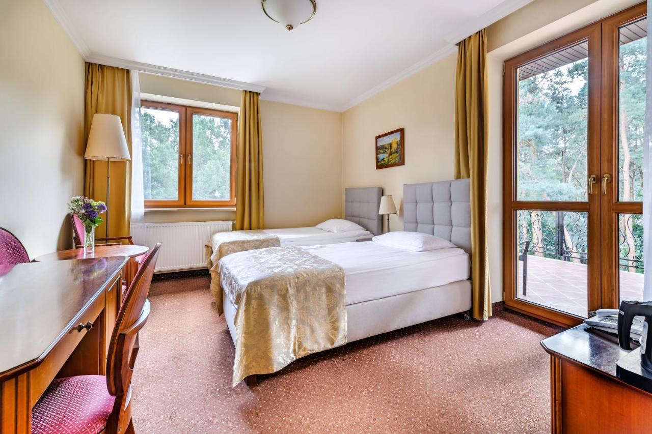 Hotel Pan Tadeusz セロツク エクステリア 写真