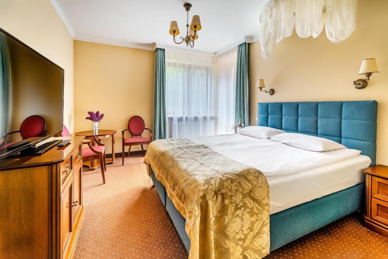 Hotel Pan Tadeusz セロツク エクステリア 写真