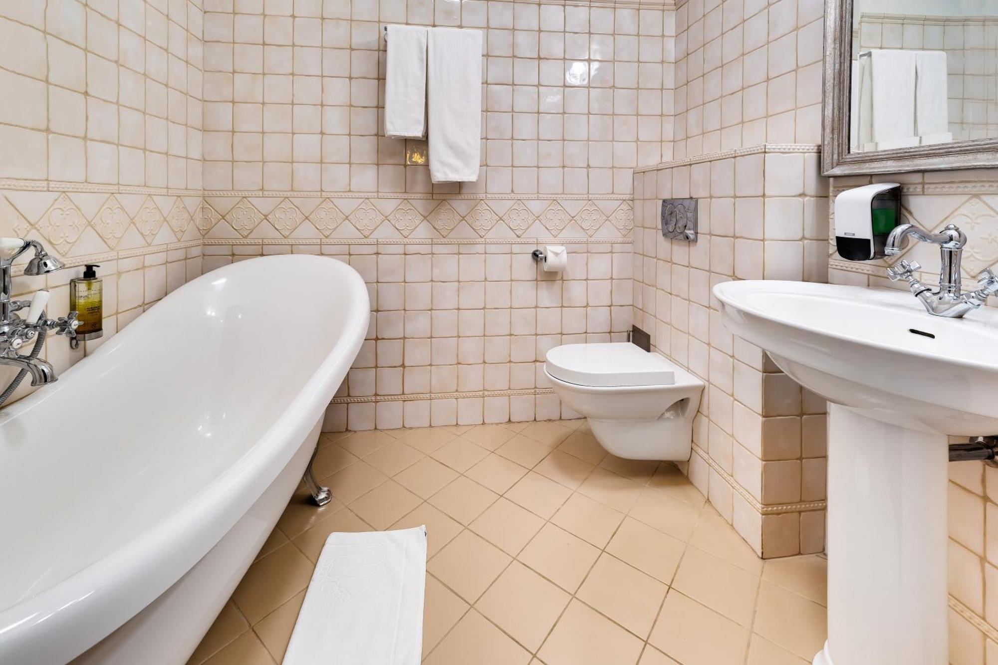 Hotel Pan Tadeusz セロツク エクステリア 写真