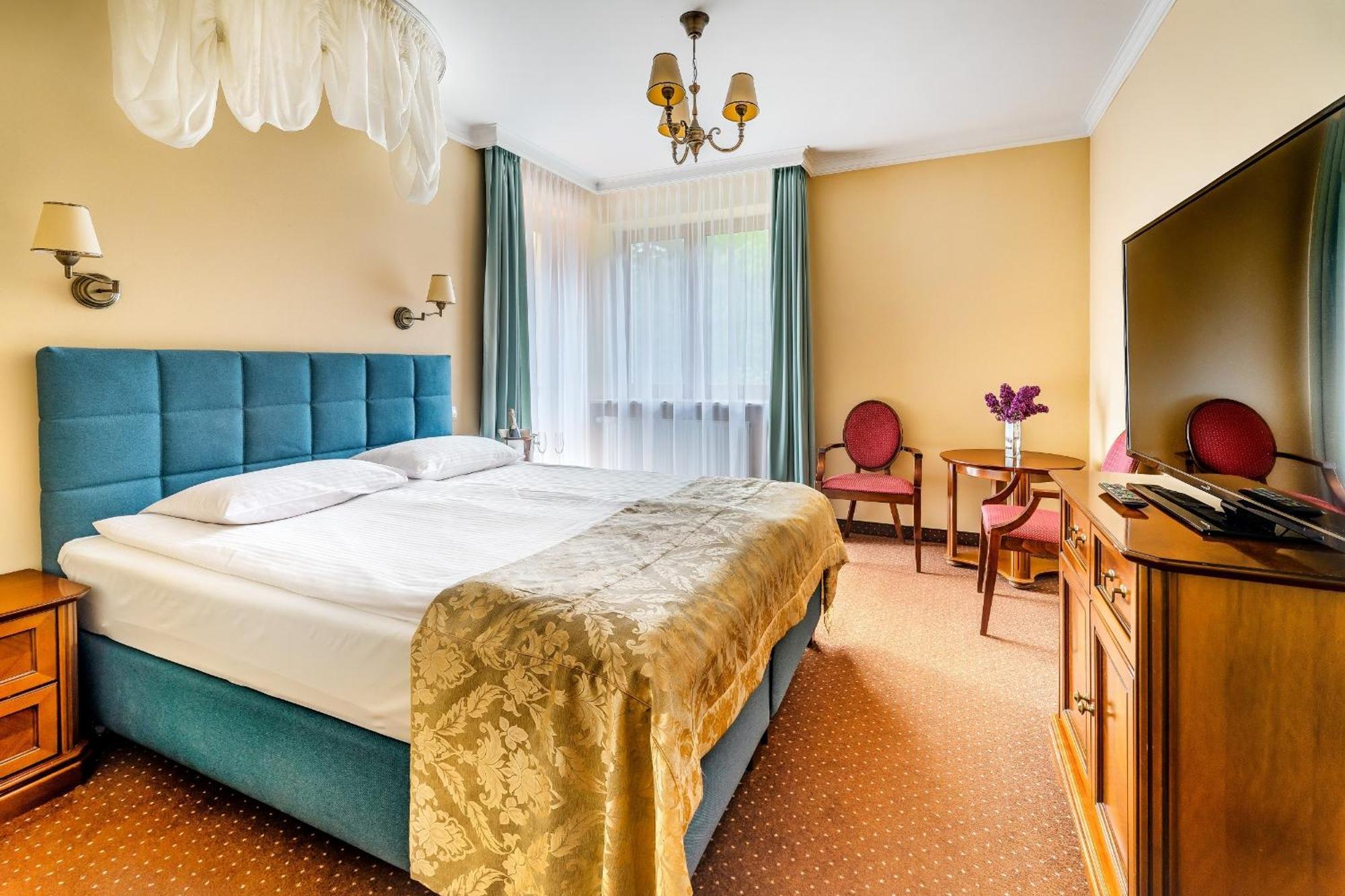 Hotel Pan Tadeusz セロツク エクステリア 写真