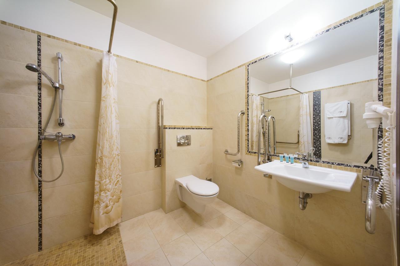 Hotel Pan Tadeusz セロツク エクステリア 写真