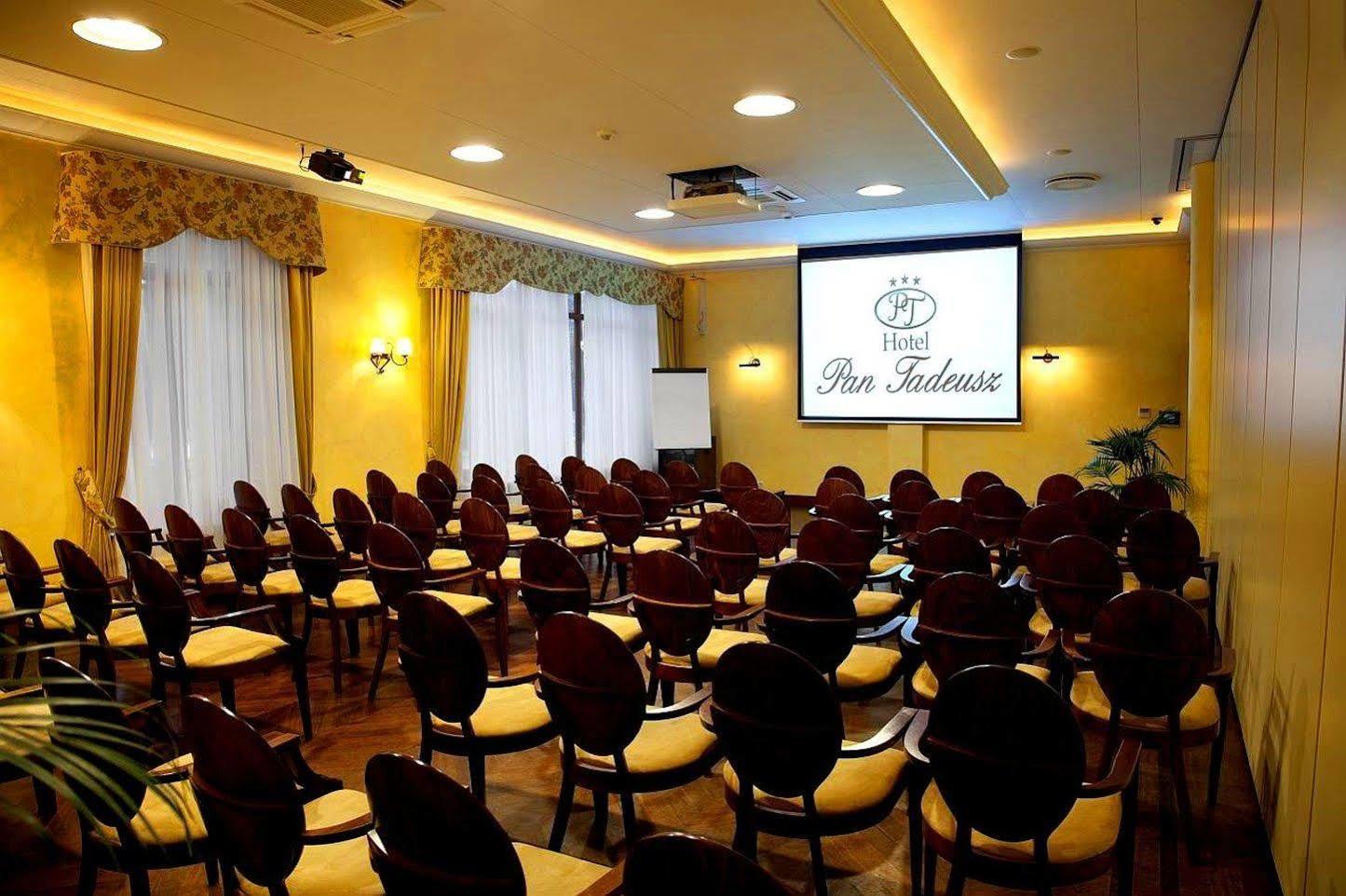 Hotel Pan Tadeusz セロツク エクステリア 写真